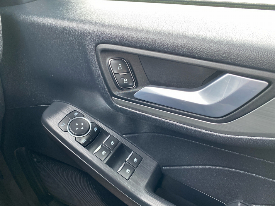 2023 Ford Kuga - image 17