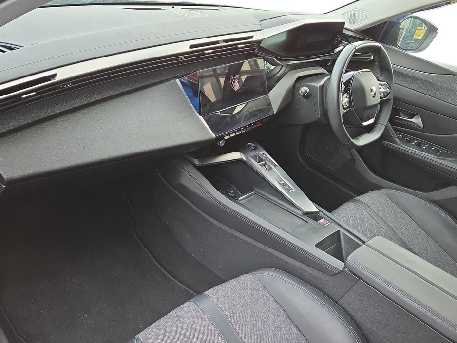 2023 Peugeot 408 - image 4