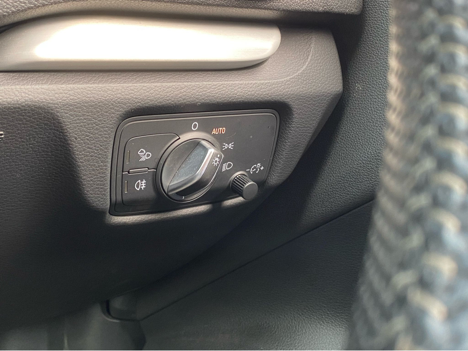 2018 Audi A3 - image 9