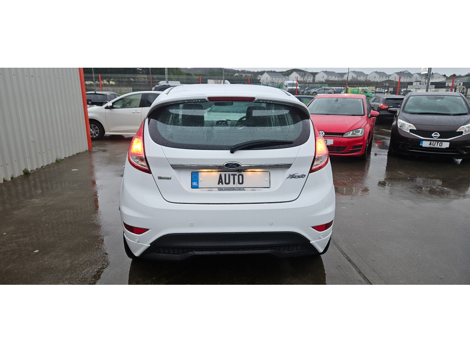 2016 Ford Fiesta automatic titanium/zetec s 1.0 eco very low kms €10,950