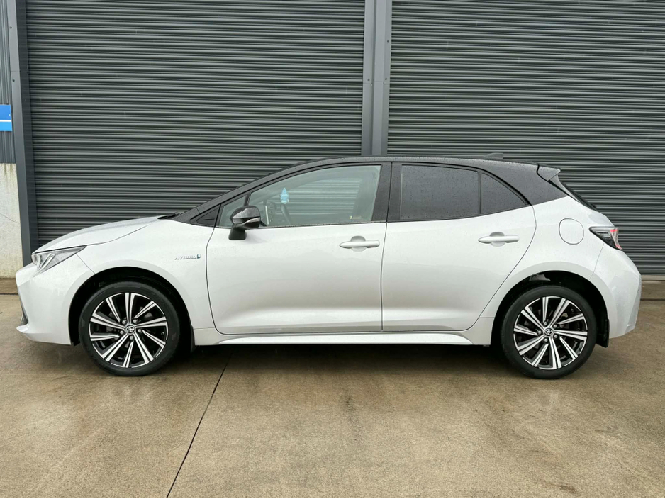 2021 Toyota Corolla - image 4