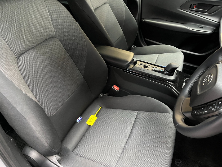 2025 Toyota Prius - image 9