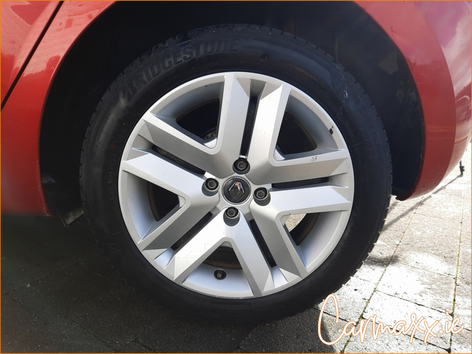 2022 Renault Clio - image 10