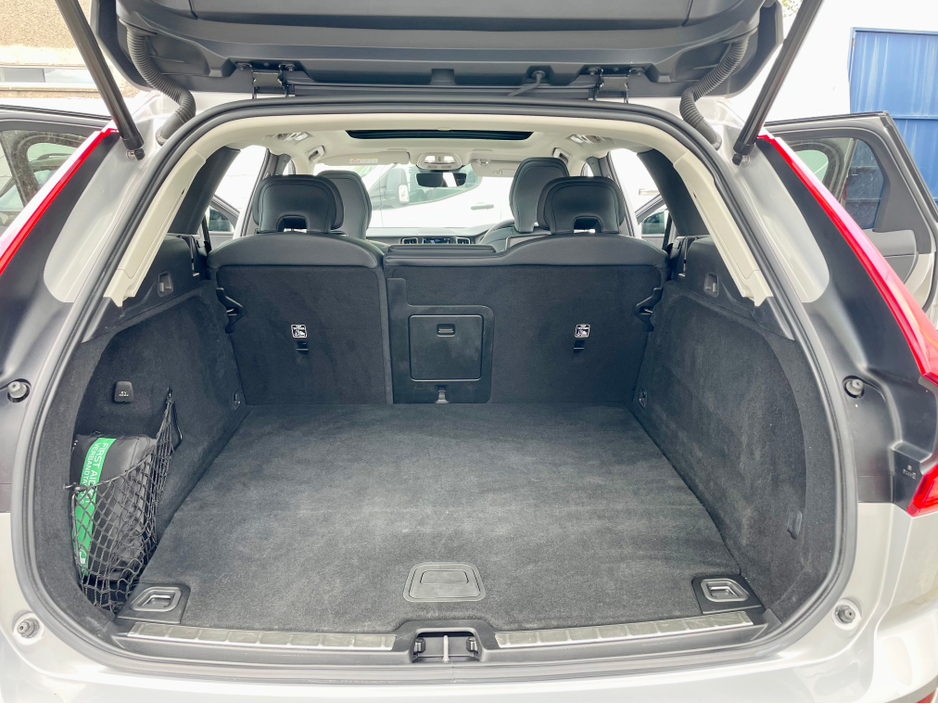 2023 Volvo XC60 - image 23
