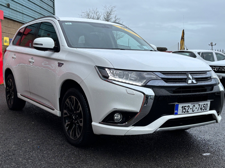 2015 Mitsubishi Outlander PHEV Intense+ €10,950