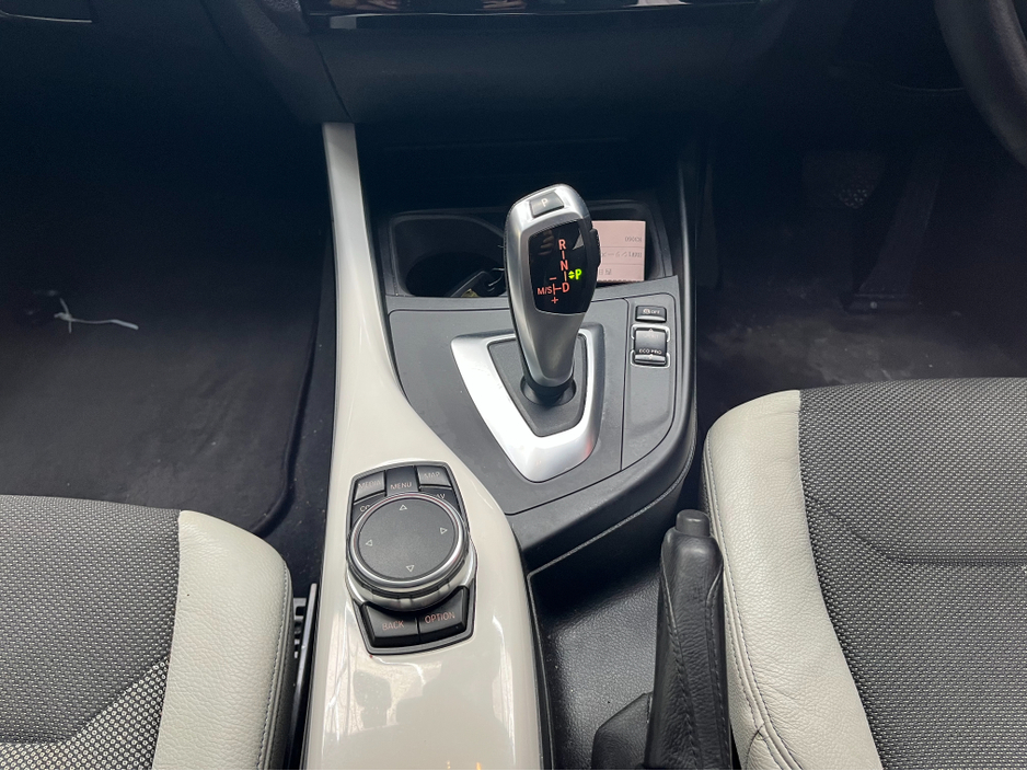 2016 BMW 1 Series - image 16