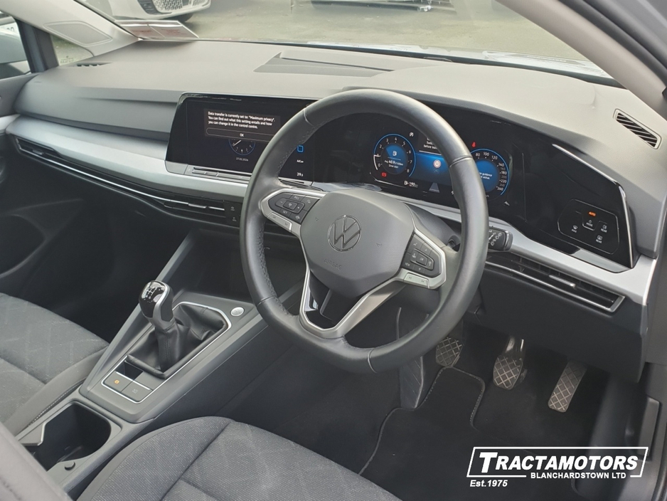 2024 Volkswagen Golf - image 7