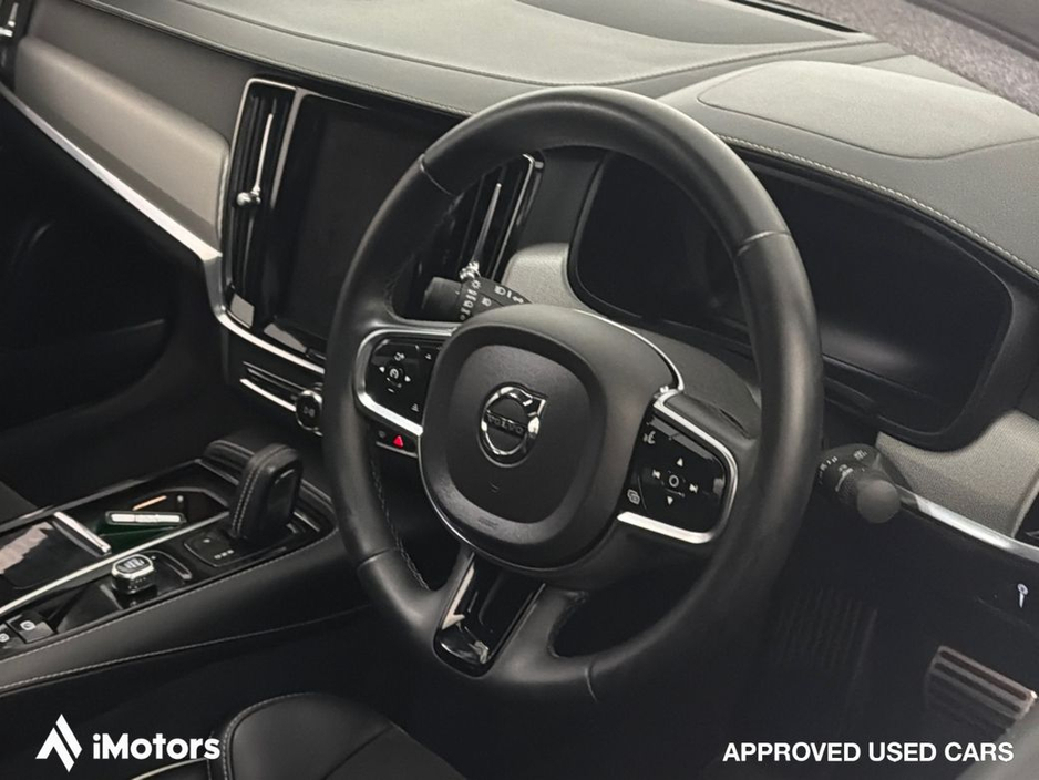 2022 Volvo S90 - image 18