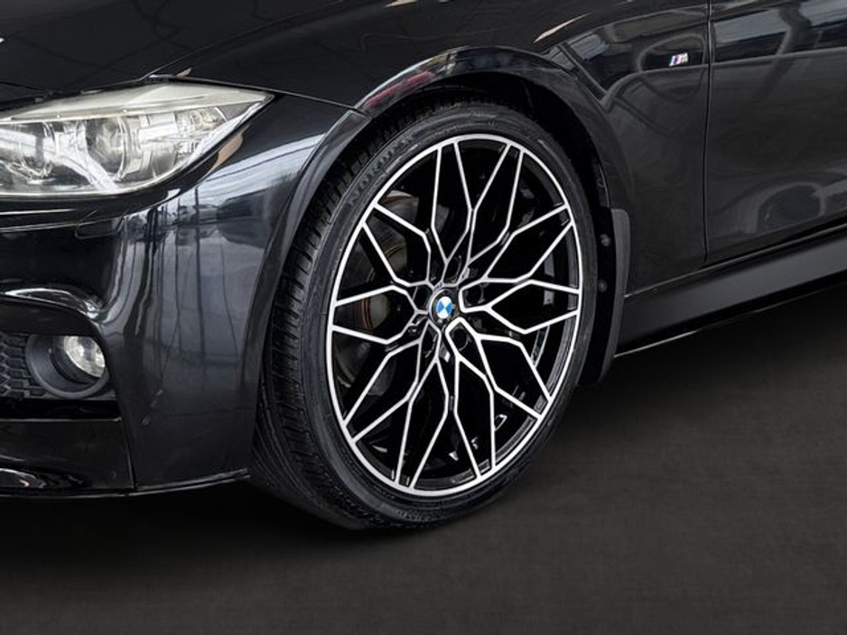 2015 BMW 3 Series - image 10