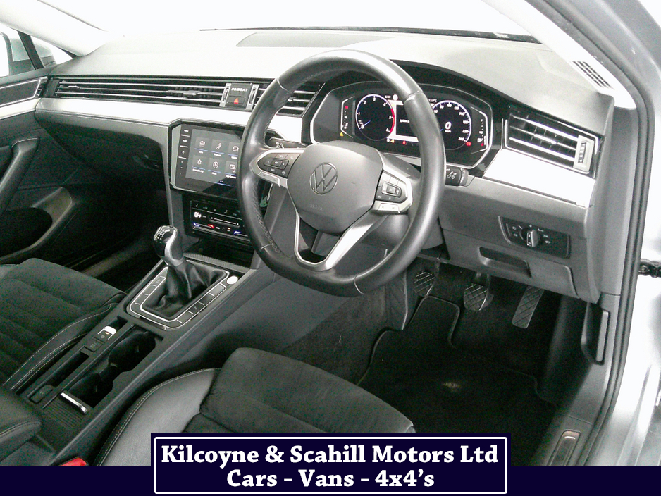 2022 Volkswagen Passat - image 12