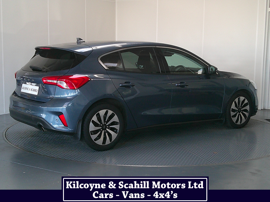 2019 Ford Focus - image 8