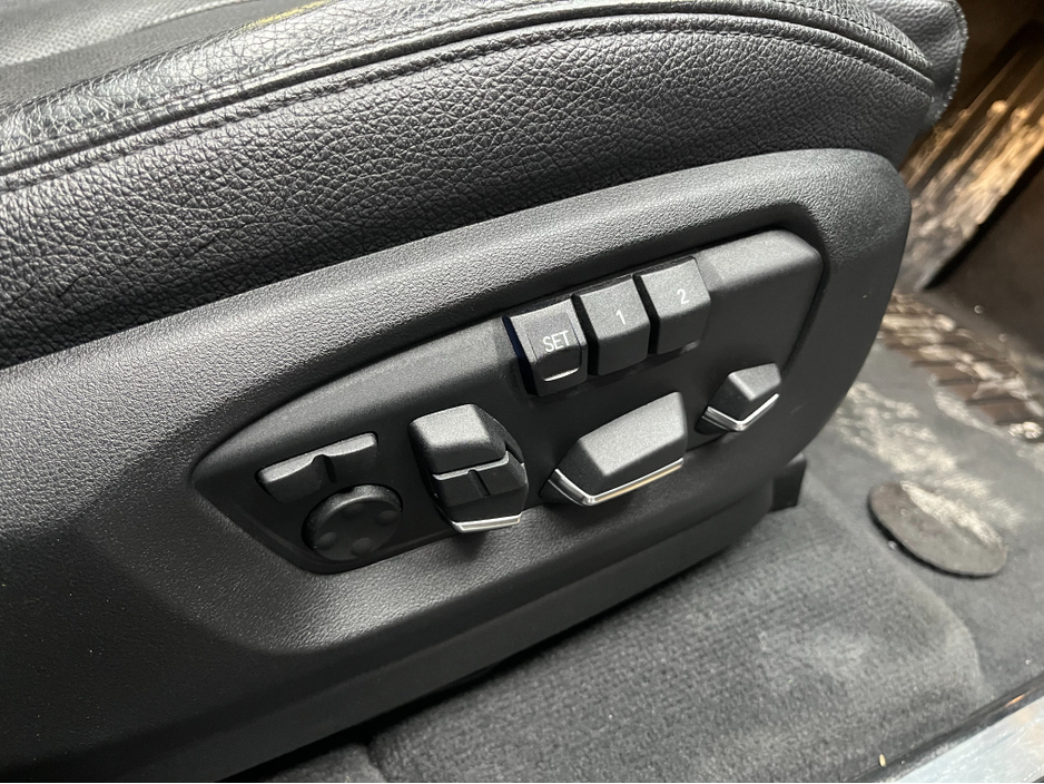 2016 BMW X5 - image 17