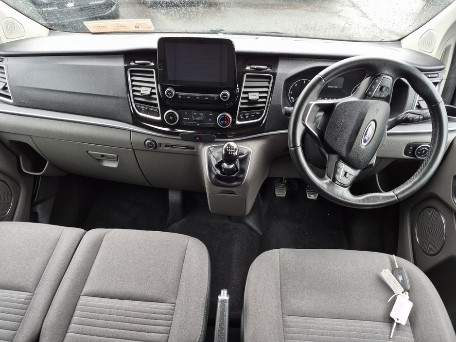 2020 Ford Tourneo Custom - image 9