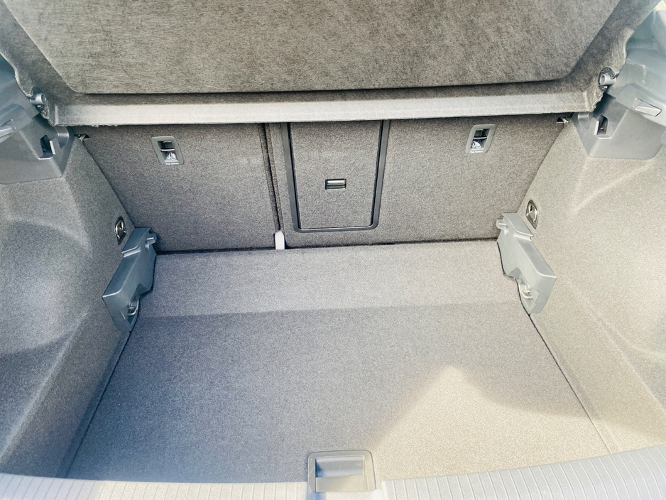 2022 Volkswagen T-Roc - image 23