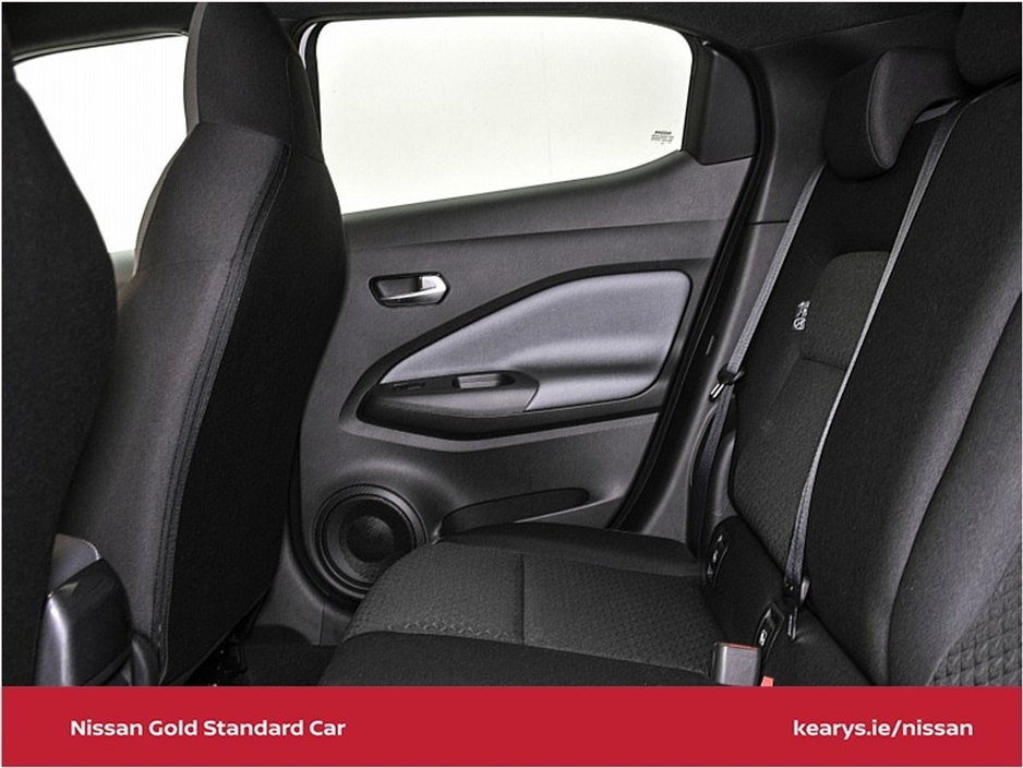 2020 Nissan Juke - image 7