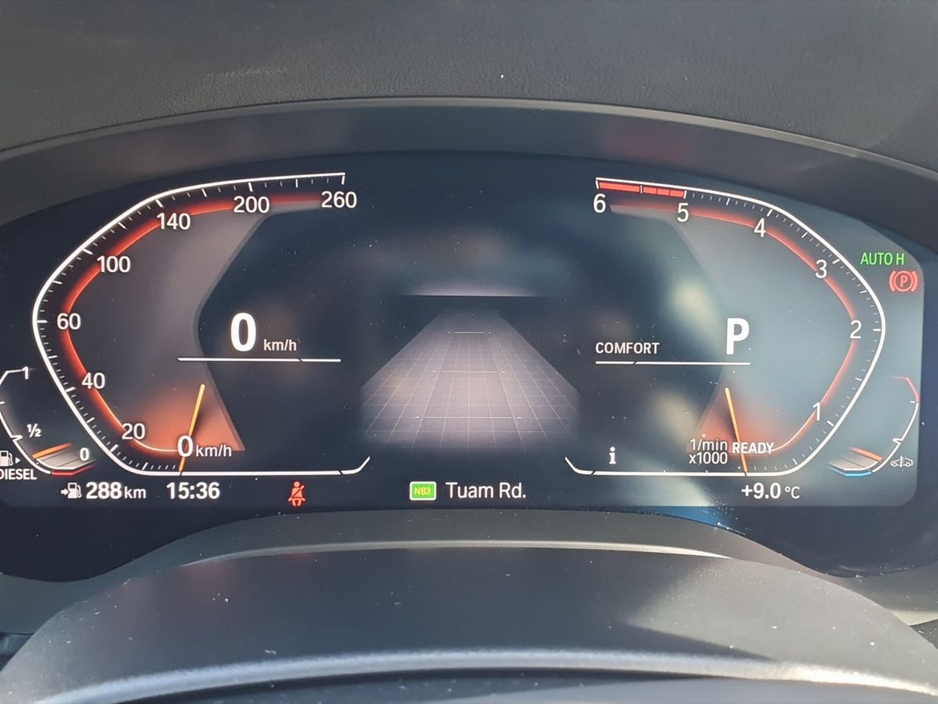 2020 BMW 5 Series - image 9