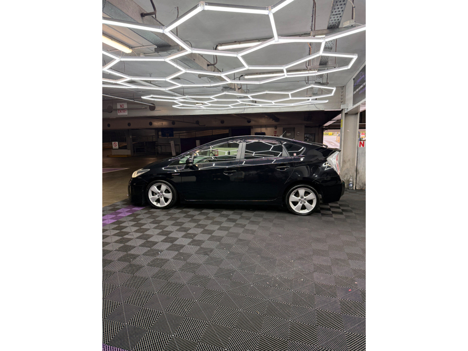 2012 Toyota Prius - image 7