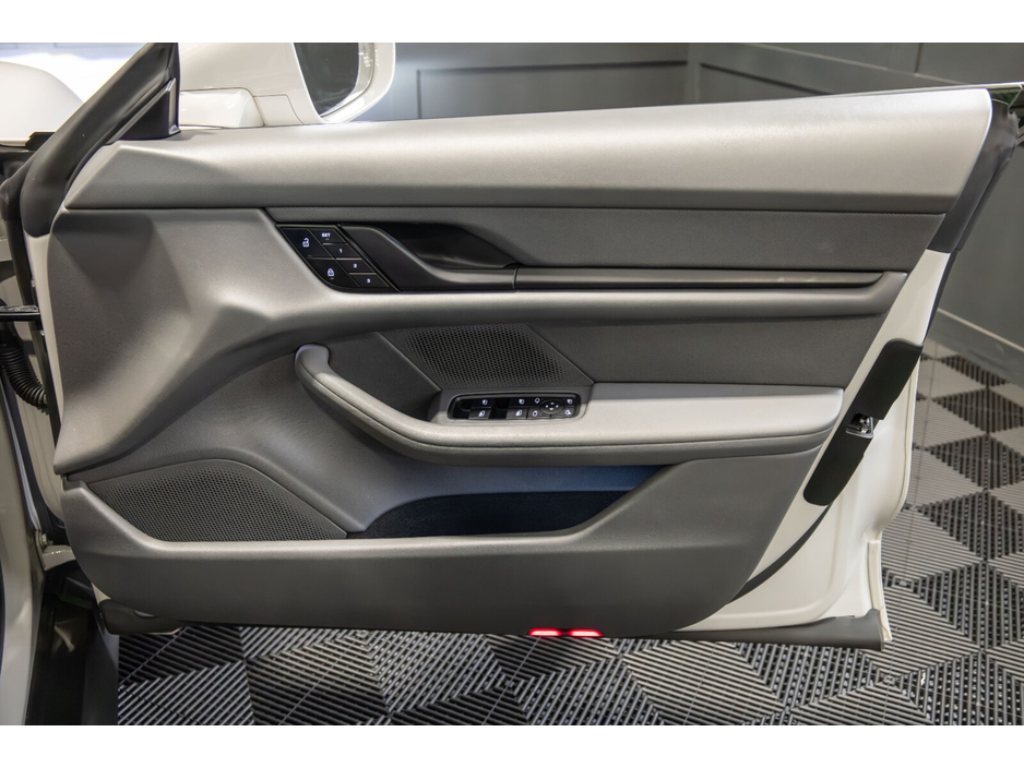 2023 Porsche Taycan Taycan Sport Turismo €71,950