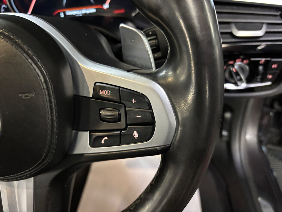 2018 BMW 5 Series - image 9