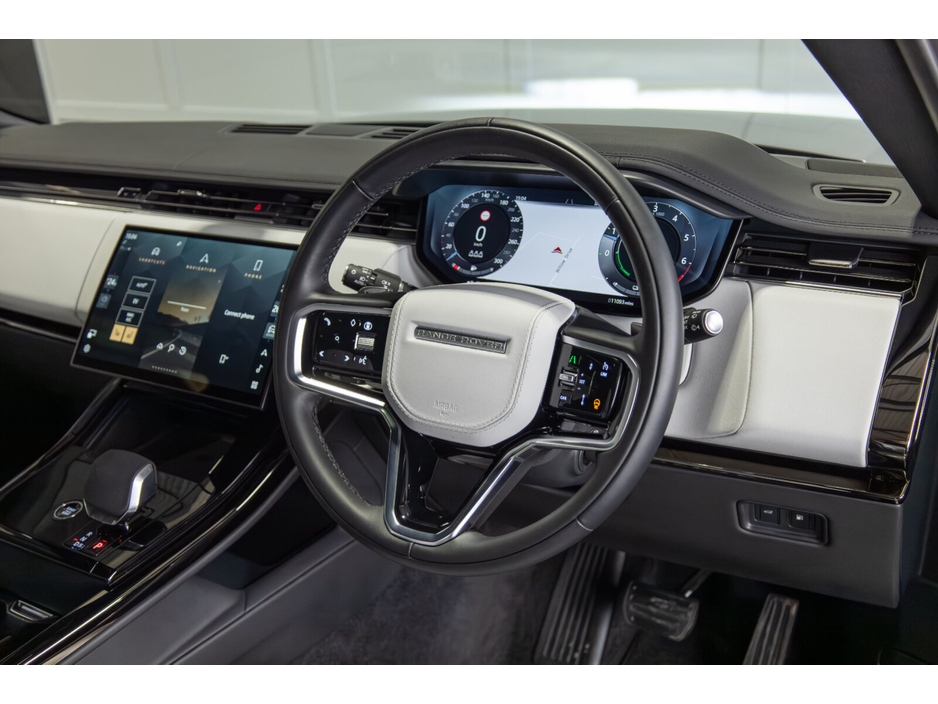 2025 Land Rover Range Rover Sport - image 9