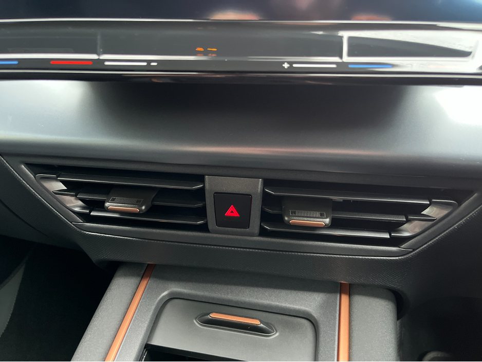 2022 Cupra Born 58KW 204HP EV //REVERSE CAMERA//SAT NAV//ADAPTIVE CRUISE CONTROL// €19,950