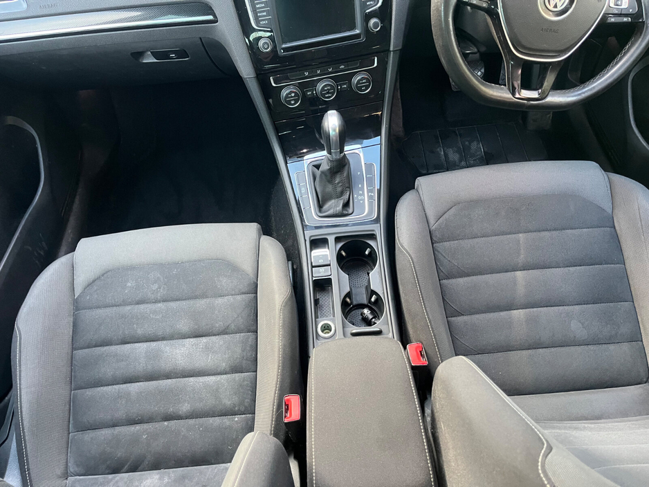 2015 Volkswagen Golf  €10,950