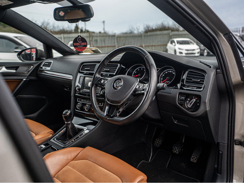 2016 Volkswagen Golf - image 9