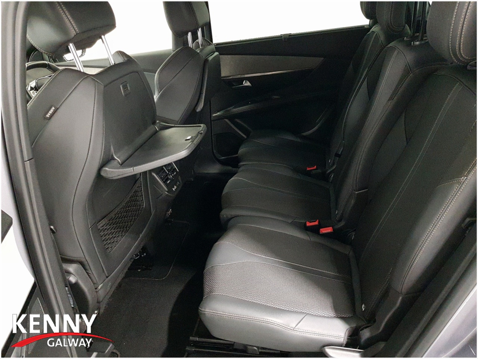 2024 Peugeot 5008 - image 13