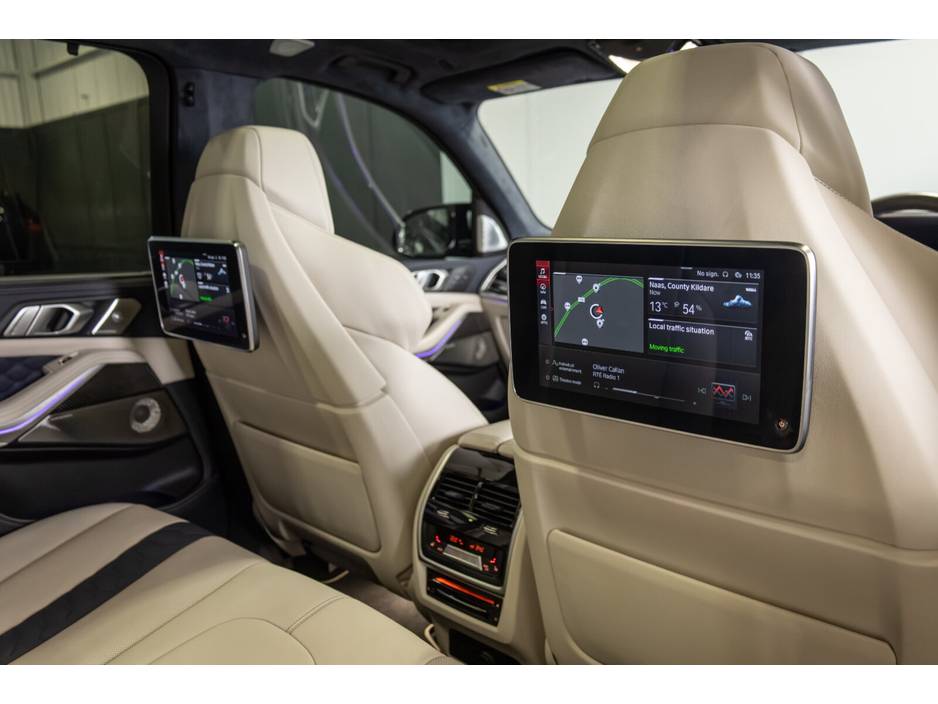 2023 BMW X5 - image 15