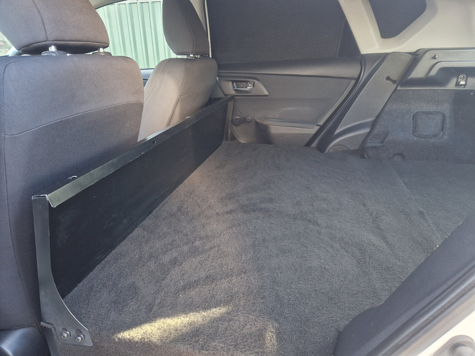 2017 Toyota Auris - image 16