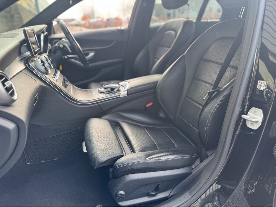 2016 Mercedes-Benz C Class - image 19