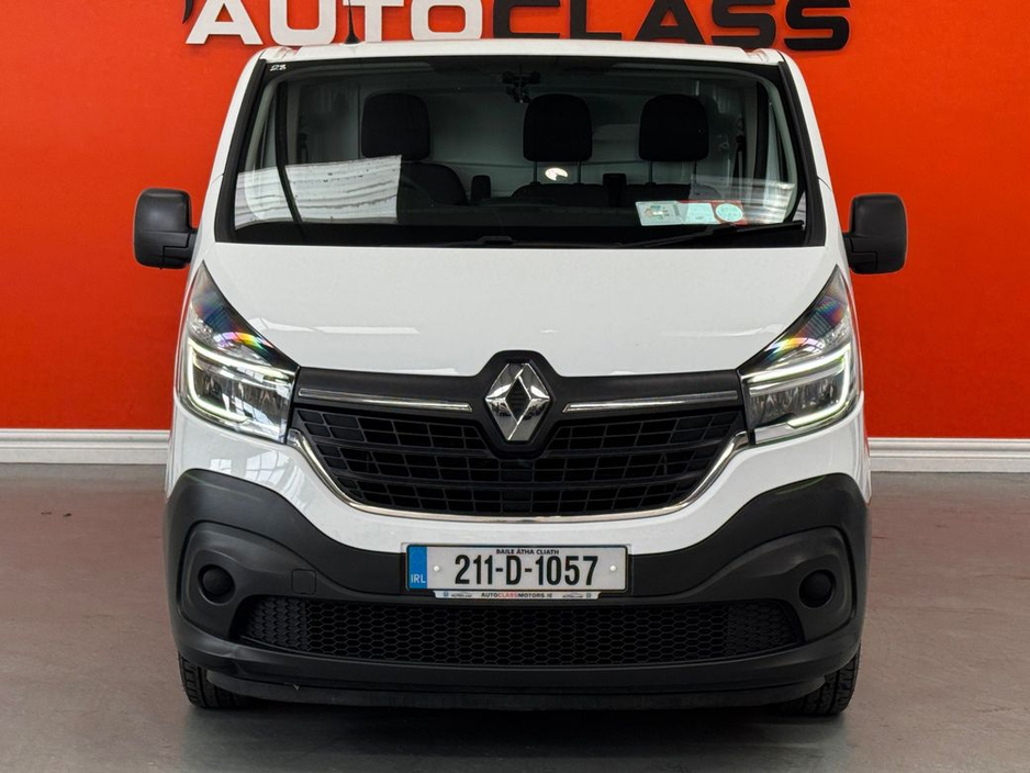 2021 Renault Trafic - image 3