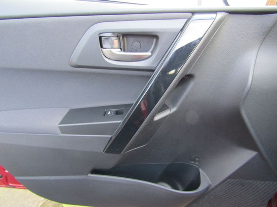 2018 Toyota Auris Hybrid Luna 4DR Auto €16,950