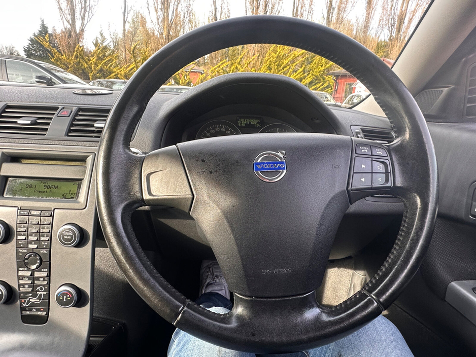 2011 Volvo C30 - image 8