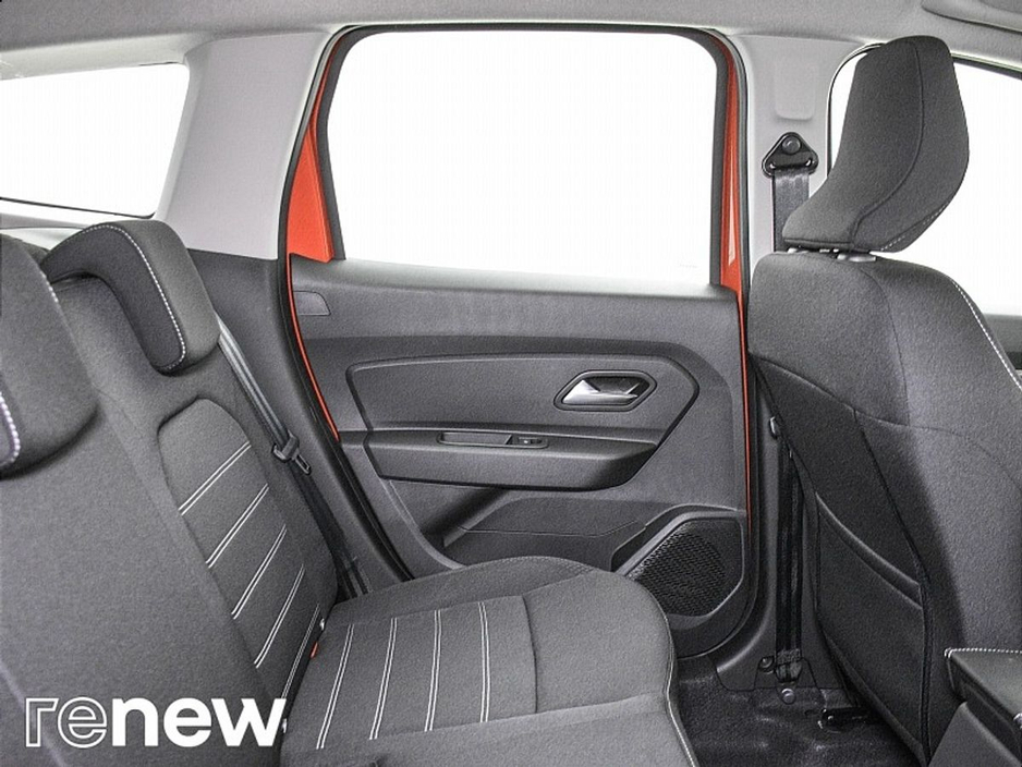 2022 Dacia Duster - image 13