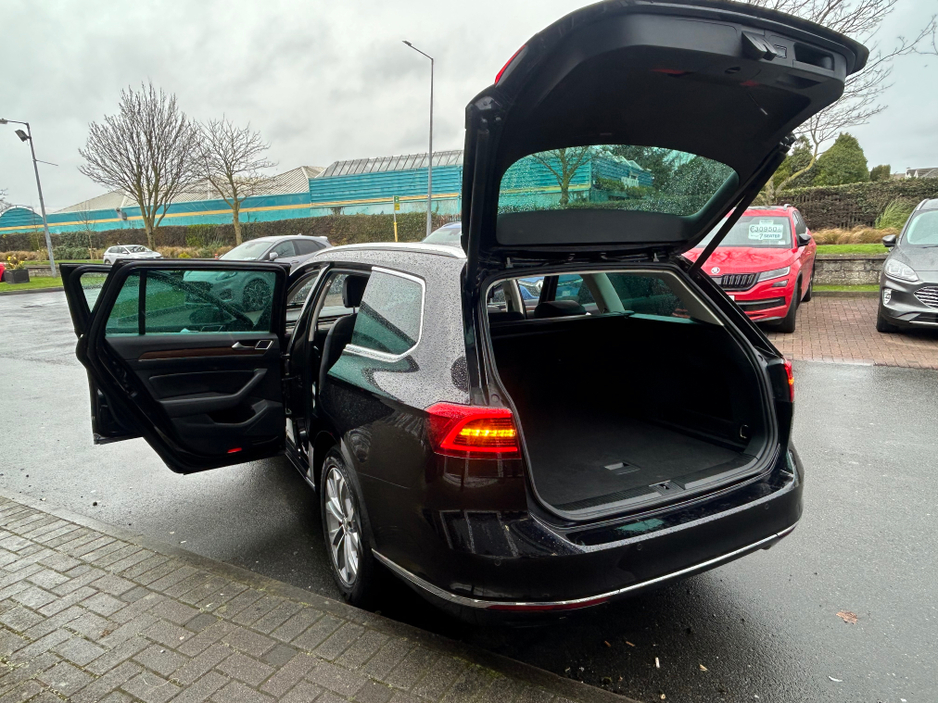 2016 Volkswagen Passat - image 28