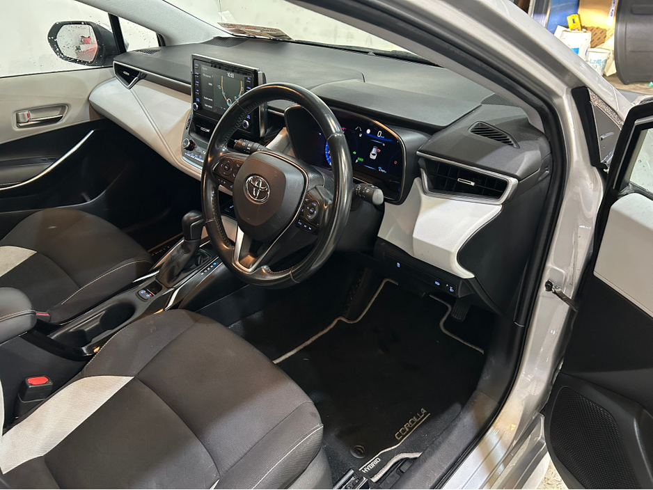 2020 Toyota Corolla - image 10