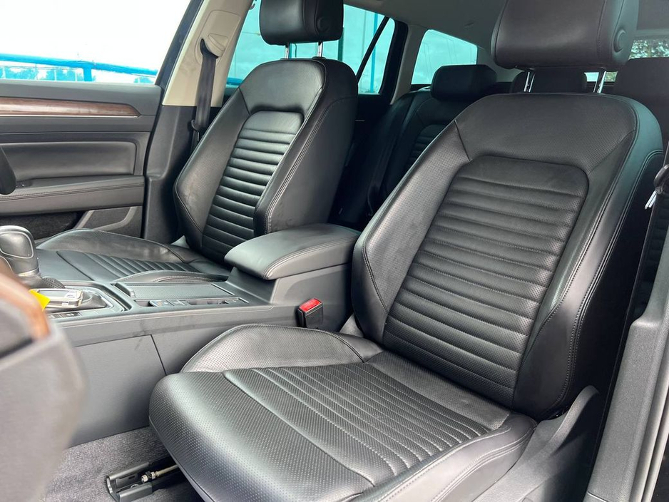 2018 Volkswagen Passat VARIANT HIGHLINE 2.0 TDI * HUGE SPEC * // LEATHER INTERIOR // 360 PARKING CAMERA // APPLE CARPLAY/ANDROID AUTO €22,950