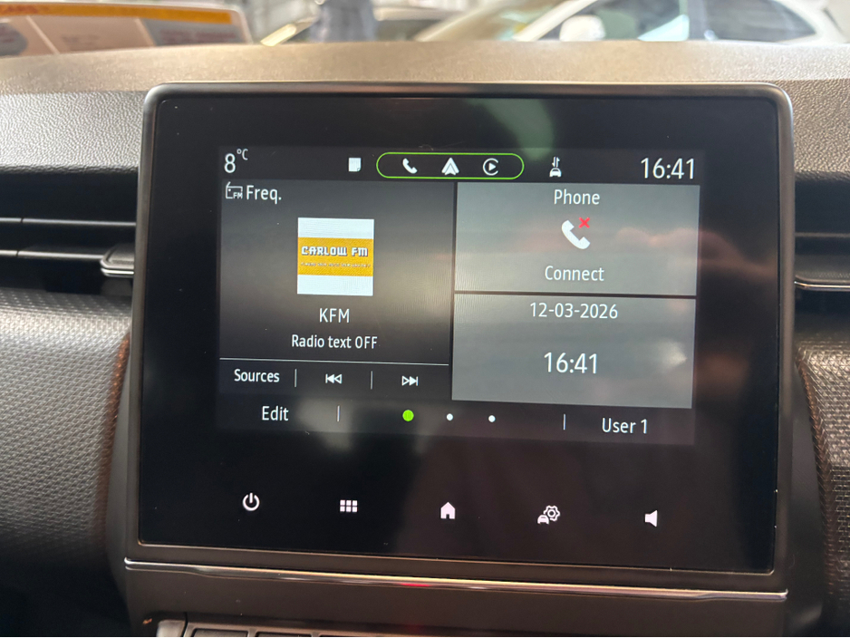 2022 Renault Clio - image 11