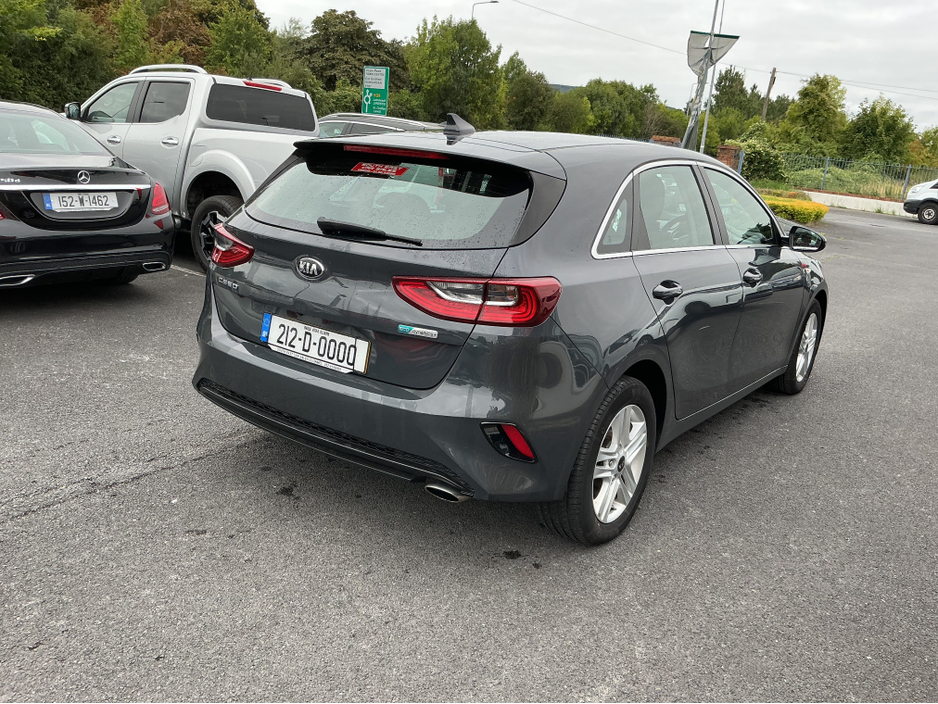 2021 Kia Ceed - image 7