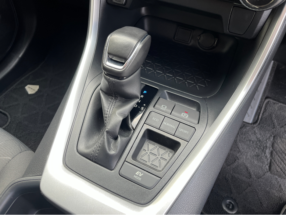 2021 Toyota Rav4 - image 16