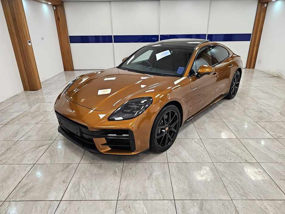 2025 Porsche Panamera SIMPLY STUNNING ! €139,950
