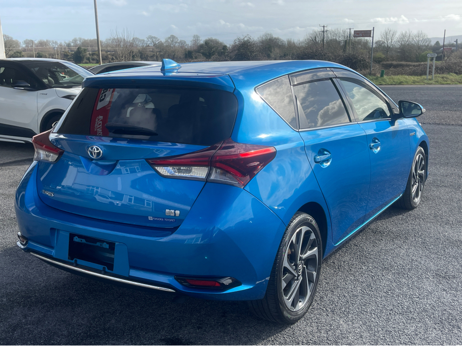2016 Toyota Auris - image 7