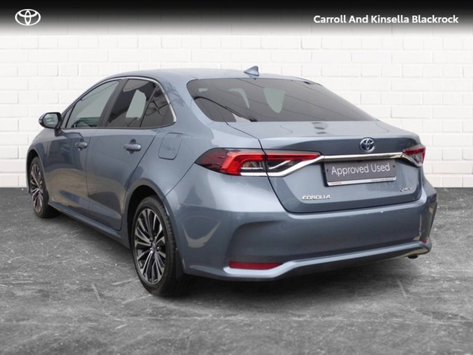 2023 Toyota Corolla Hybrid Luna Sport Saloon €28,950