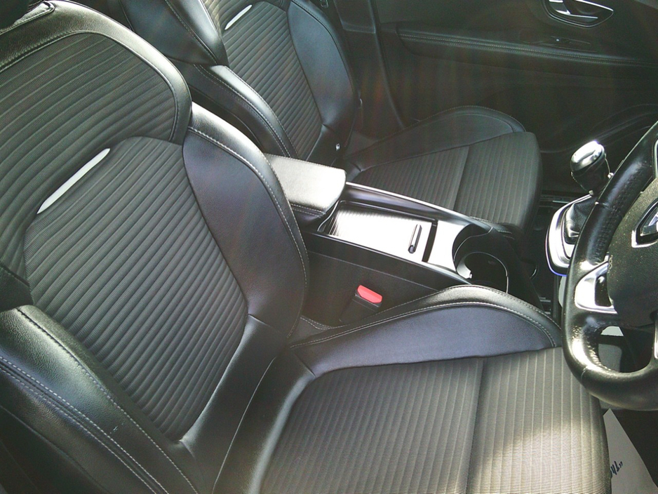 2017 Renault Scenic - image 6