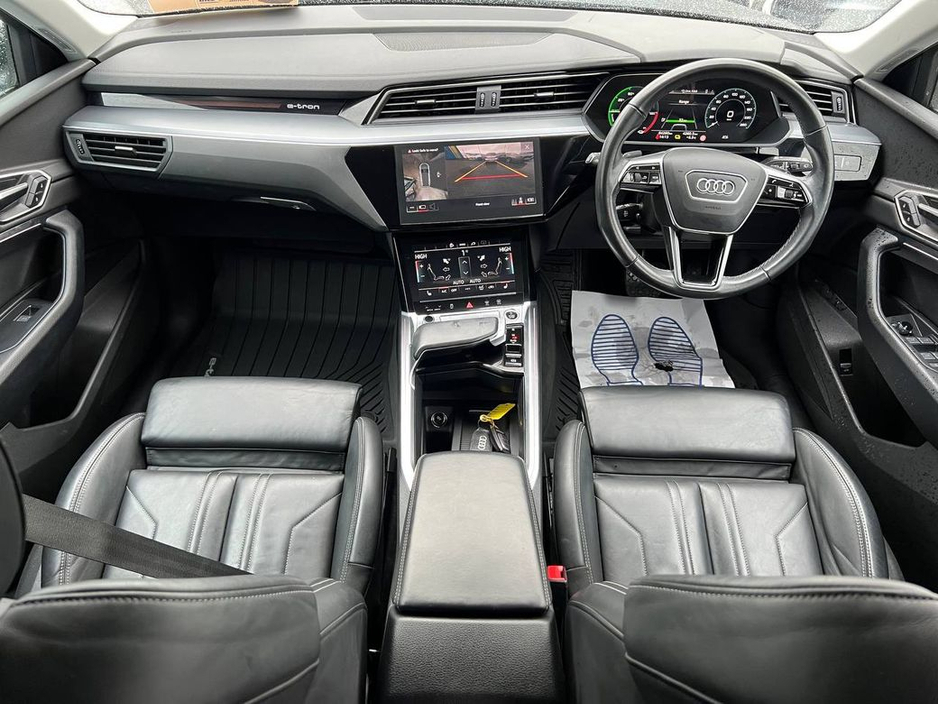 2023 Audi Q8 e-tron E-TRON SPORT 55 QUATTRO // APPLE CARPLAY/ANDROID AUTO // ADAPTIVE AIR SUSPENSION // DUAL ZONE CLIMATE CONTROL €40,950