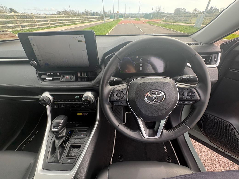 2024 Toyota Rav4 - image 12