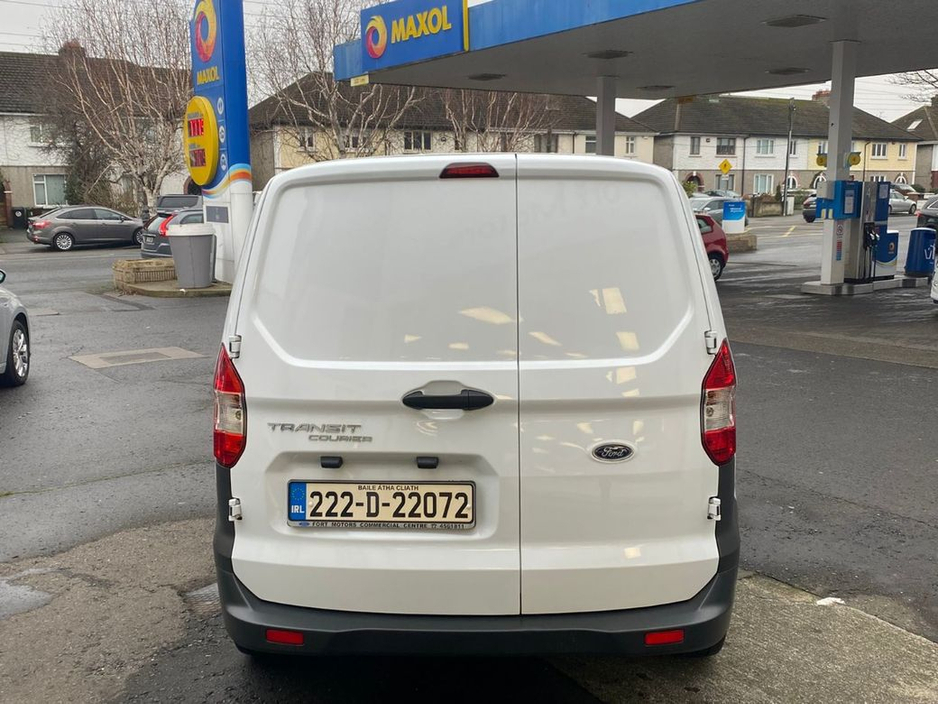 2022 Ford Transit Courier Base 1.5TD 75PS M6 2DR €11,000