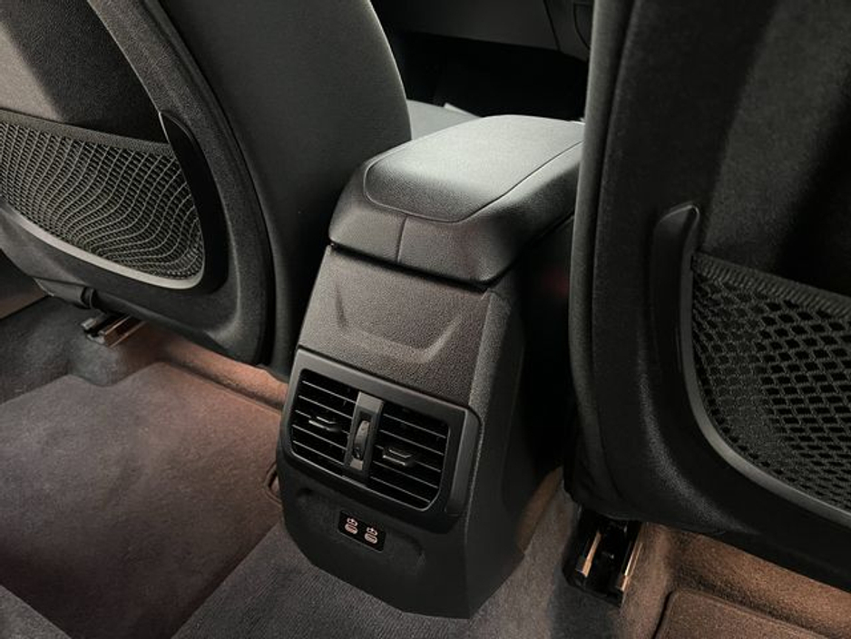 2020 BMW 1 Series - image 26