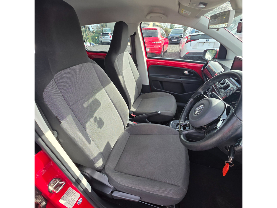 2015 Volkswagen up! - image 15